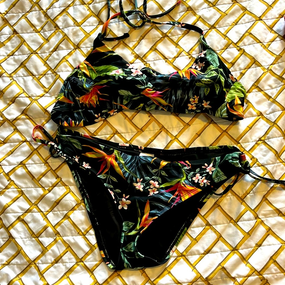 Kona sol bikini size Large